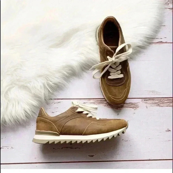 Coolway Leather Sneakers Size 9 (Fits like 8.5) - Picture 1 of 12